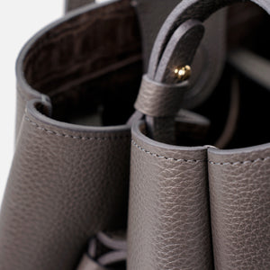 Pétale Bag, Textured Leather, Ash Grey Color, with Extras